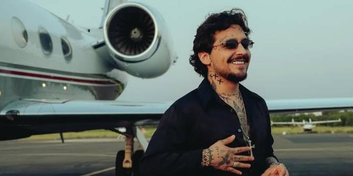 Christian Nodal desata críticas tras publicar misterioso mensaje: “Espero así suene mi viaje al cielo”