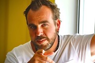 Kaminski da impactante giro laboral en medio de sus polémicas con Camila Andrade: reportan que firmó millonario contrato con empresa minera