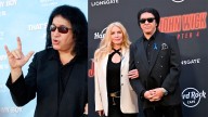 Gene Simmons, miembro fundador de KISS, fue hospitalizado tras un accidente de auto