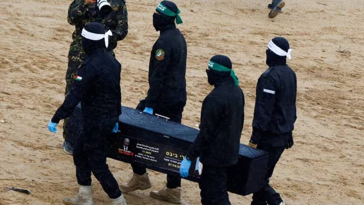 Palestinian hand over 2 coffins of dead hostages to Red Cross in Gaza