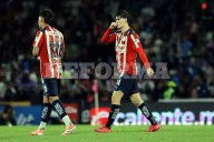 Chivas viene de atrás y gana dramático juego ante Pumas
