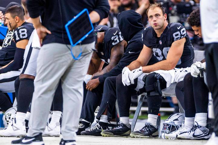 Raiders’ Brock Bowers misses practice with knee injury before Colts game