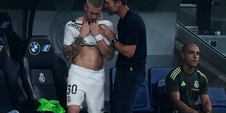 La enfática defensa de Xabi Alonso a Mastantuono tras las críticas por sus últimas actuaciones en el Real Madrid