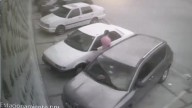 Ladrón roba un carro estacionado en calle de Gómez Palacio a plena luz del día