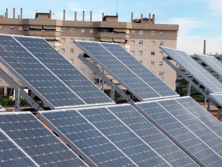El Gobierno prepara un decreto para impulsar el autoconsumo en las comunidades de vecinos