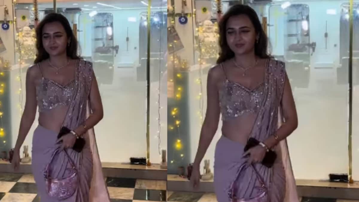 Tejasswi Prakash Gets Papped Exiting A Salon, Flaunts Her Flawless Makeup