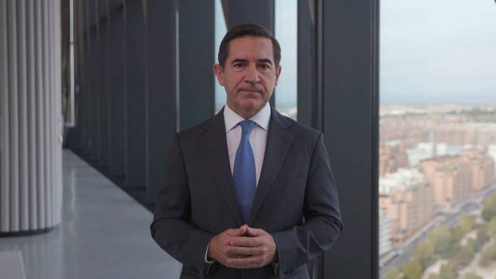 El presidente de BBVA comparece tras el fracaso de la OPA al Sabadell, streaming en directo