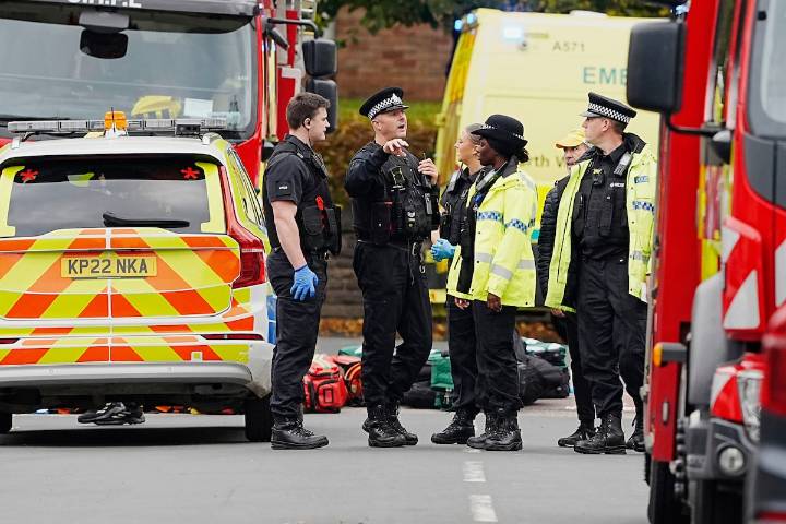 Four injured in incident near U.K. synagogue, police says suspect shot