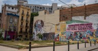 Los edificios municipales okupados se disparan en Barcelona: hay más ahora que cuando gobernaba Colau