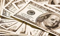 El dólar cede más de $100 en las primeras operaciones tras la victoria de Javier Milei