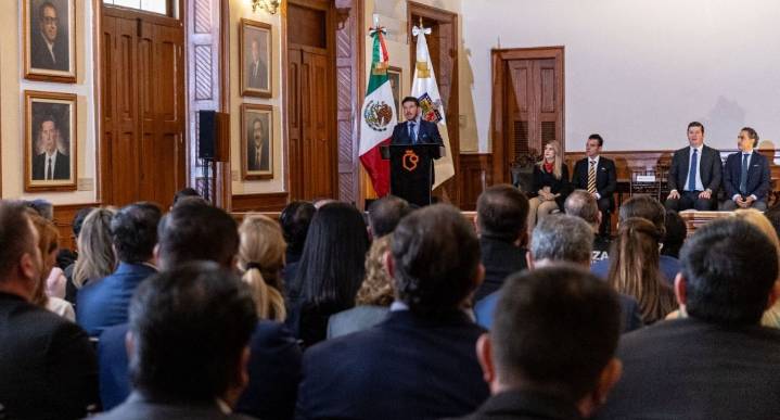 Celebra Nuevo León tercer aniversario de su Constitución