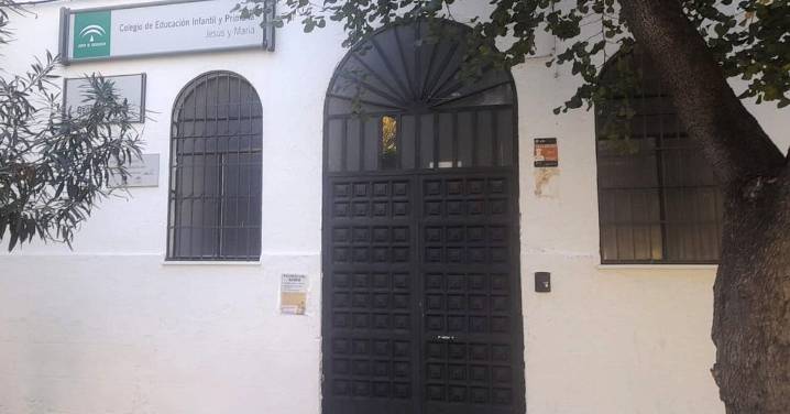 Suspenden la actividad lectiva por segundo día en el Colegio Jesús María de Jaén por motivos de seguridad