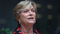 Más de 100 figuras de centro y de izquierda entregan su respaldo a candidatura de Evelyn Matthei