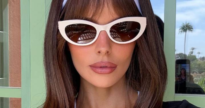 Maura Higgins Flaunts Toned Abs in Crop Top