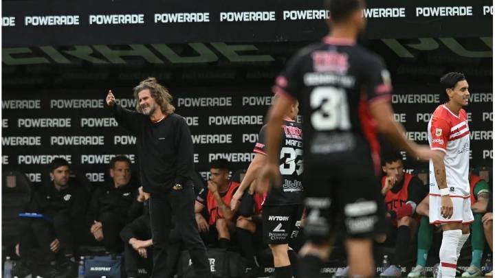 Insúa, sin vueltas en Barracas Central: "No creo que seamos favorecidos"