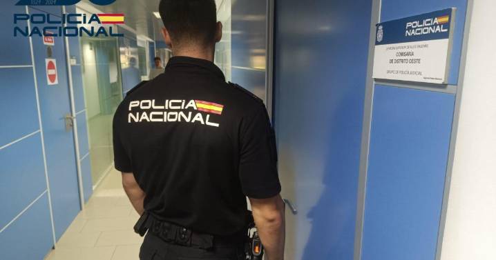 Dos vecinos y un policía nacional salen corriendo tras el autor de un violento robo en Camp Redó que tiró al suelo a una octogenaria
