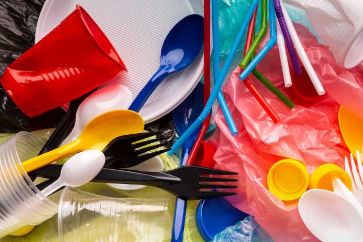 I Logged My Use of Plastic For A Whole Day
