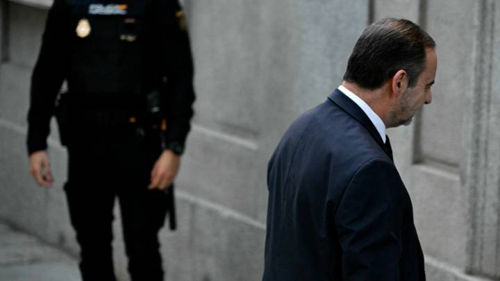 Ábalos rechaza declarar en el Supremo y las acusaciones populares solicitan su ingreso en prisión pero no la Fiscalía