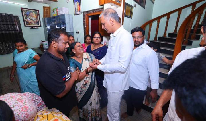 Telangana man shot dead in Dallas, BRS MLA Harish Rao visits family