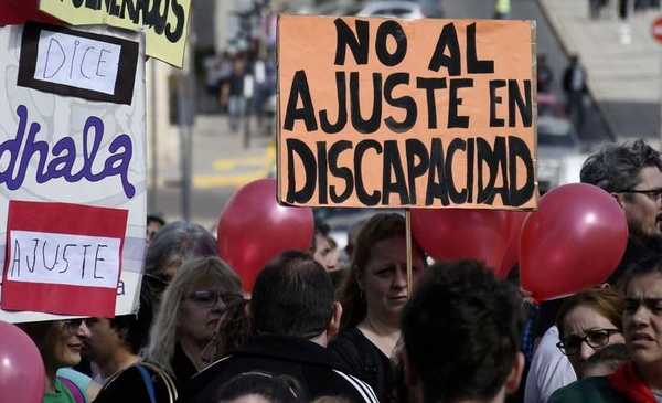 Nuevo día de protestas: jubilados y discapacitados contra Milei
