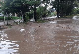 UNGRD entrega kits humanitarios a familias afectadas por las inundaciones