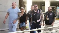 En La Plata: violenta pelea entre "trapitos", repartidores e integrantes de Hells Angels