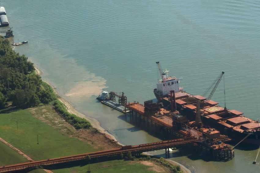 Runoff from Atalco alumina refinery into Mississippi River raises environmental concerns