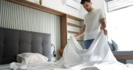 Dormir con la cama limpia: cada cuánto hay que cambiar las sábanas y el mejor método para lavarlas