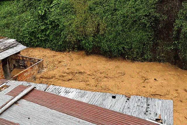 Ante constantes lluvias: Habitantes de El Parque en alerta por crecida de quebrada en El Vigía
