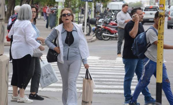 Vientos de hasta 70 kilómetros por hora: se mantiene el alerta para Bahía Blanca y la zona