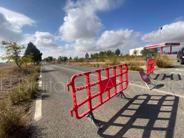 Sigue cortado el acceso al Parador por la Carretera de Valencia; se mantiene abierta la conexión por la Carretera de Murcia