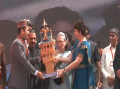Congress leader Sonia Gandhi unveils statue of former CM