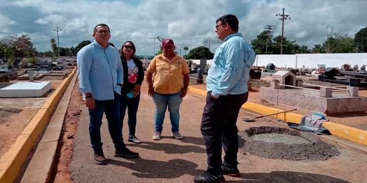 Supervisan restauración de los camposantos en  Zamora