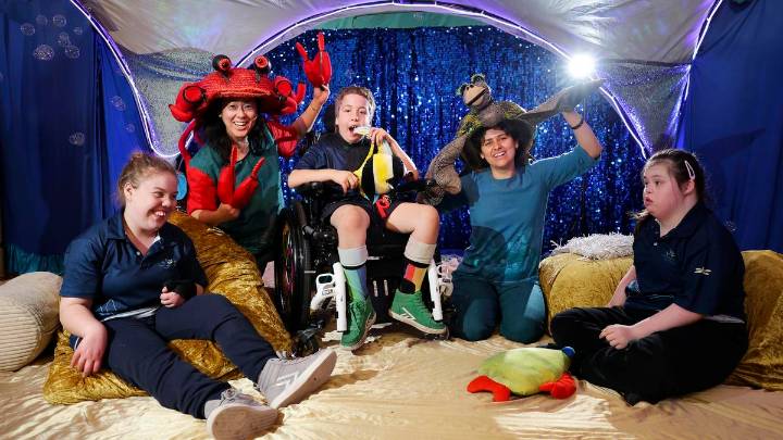 Castlereagh School students dive into under-the-sea adventure thanks to Telethon and Sensorium Theatre