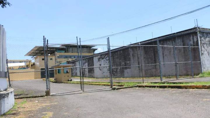 Presentan ante juez a los policías de Atoyac detenidos tras el enfrentamiento