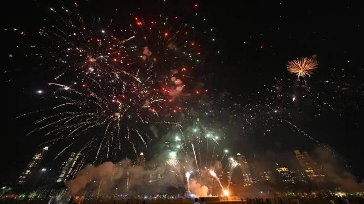 Diwali 2025: Wear masks! Mumbai docs warn about effects of festive air pollution