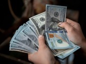 El dólar volvió a subir, a pesar del anuncio de Caputo: a cuánto cotizó en Mendoza