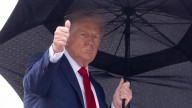 Trump dice que "la guerra terminó" en Gaza antes de emprender su viaje a Israel y Egipto donde se firmará acuerdo para ponerle fin a la guerra con Hamás