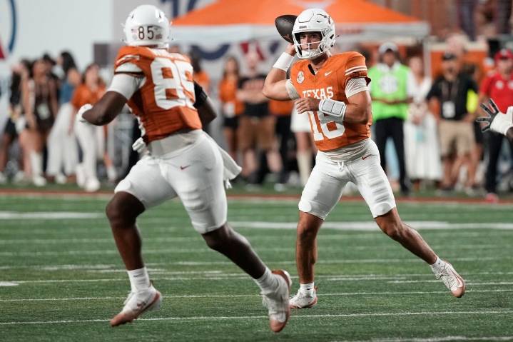 Deadspin | Texas QB Arch Manning in concussion protocol; Matthew Caldwell next man up