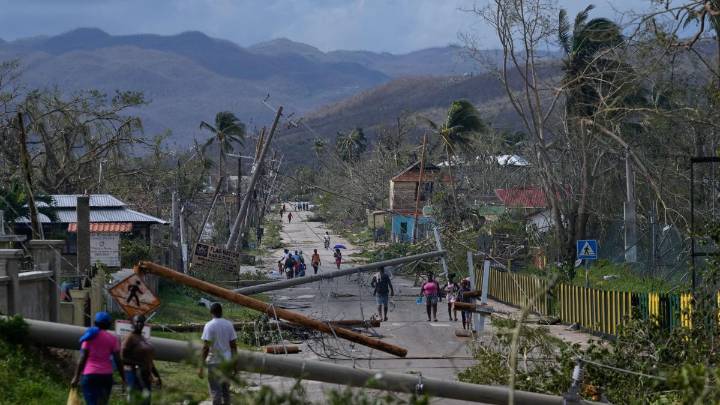 El huracán 'Melissa' deja destrucción y al menos 32 fallecidos a su paso por el Caribe: “No tengo dónde dormir”