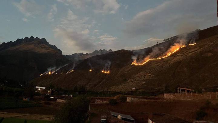 Lluvia sofocó dantesco incendio forestal en Valle Sagrado de los Incas