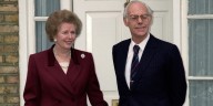 Margaret Thatcher habría mantenido dos relaciones extramatrimoniales mientras estaba casada con Denis Thatcher, según un nuevo libro