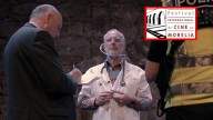 Cineasta mexicana estrena documental sobre las máquinas de eutanasia y su creador; "es un canto a la