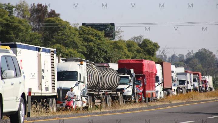 ... y en Guanajuato comienzan a liberar carreteras