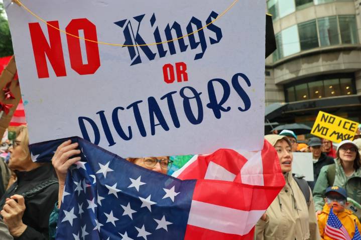 NYC gears up for massive 'No Kings' protests