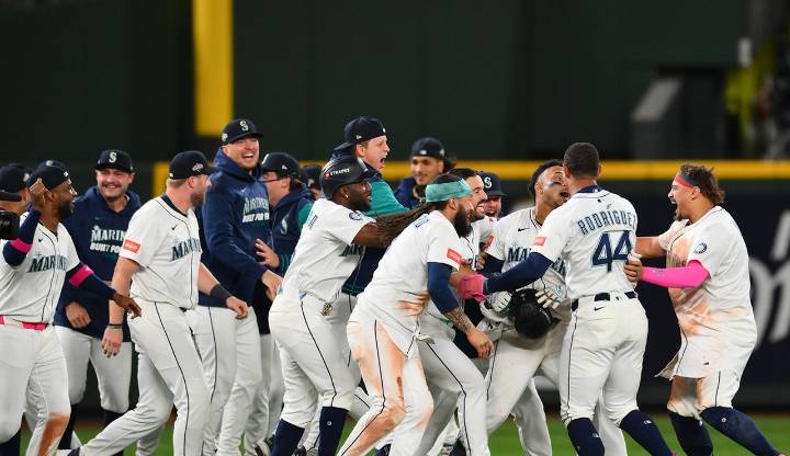 Mariners advance to first ALCS since 2001 after 15