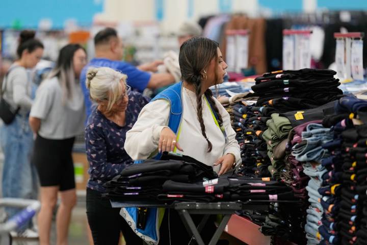 U.S. consumer confidence drops to six-month low as Americans worry about labour market