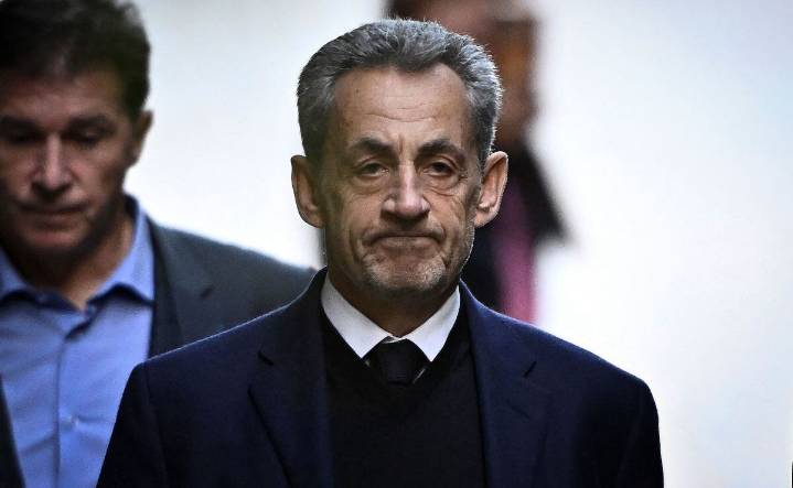 Nicolas Sarkozy, expresidente de Francia, ingresa a prisión por asociación ilícita