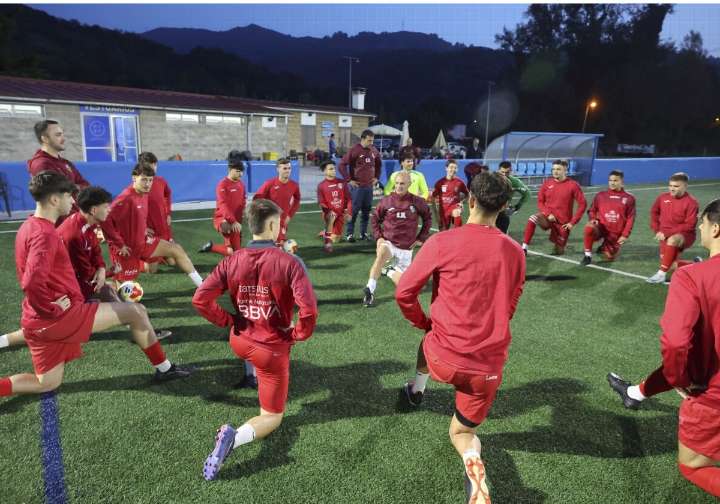 Efrén Díaz: «En el Colunga anteponemos los valores deportivos, aunque queramos ganar también»