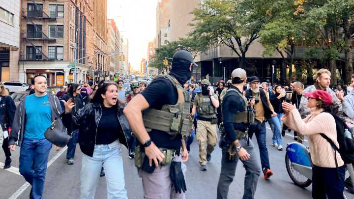 Immigration agents conducting sweep on NYC's famed Canal Street confronted by protesters
